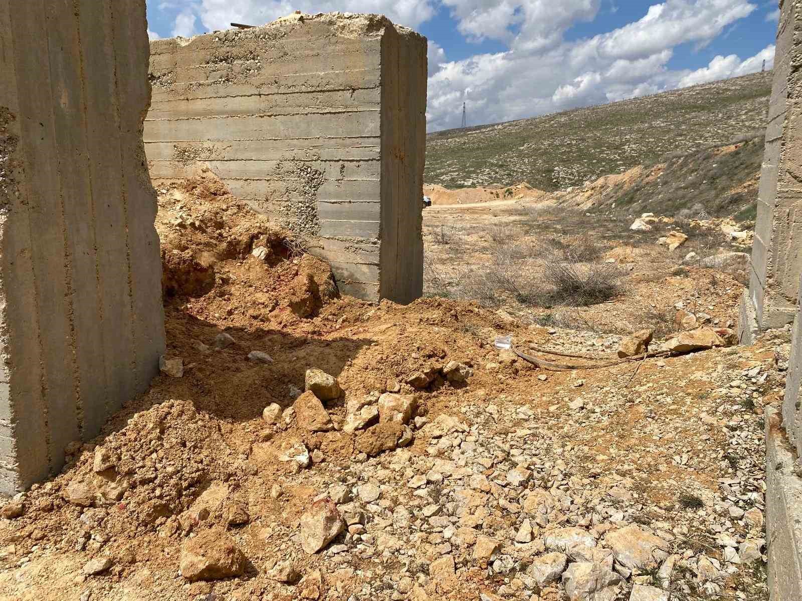 Kayıp şahsın cansız bedeni taş ocağında gömülü halde bulundu
