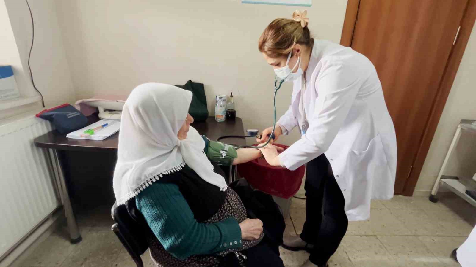 Kayırlı köyünde vatandaşlara mobil sağlık hizmeti
