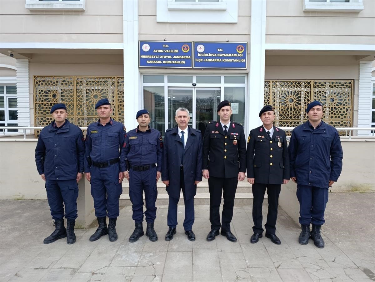 Kaymakam Abay, bayramda güvenlik güçlerini yalnız bırakmadı
