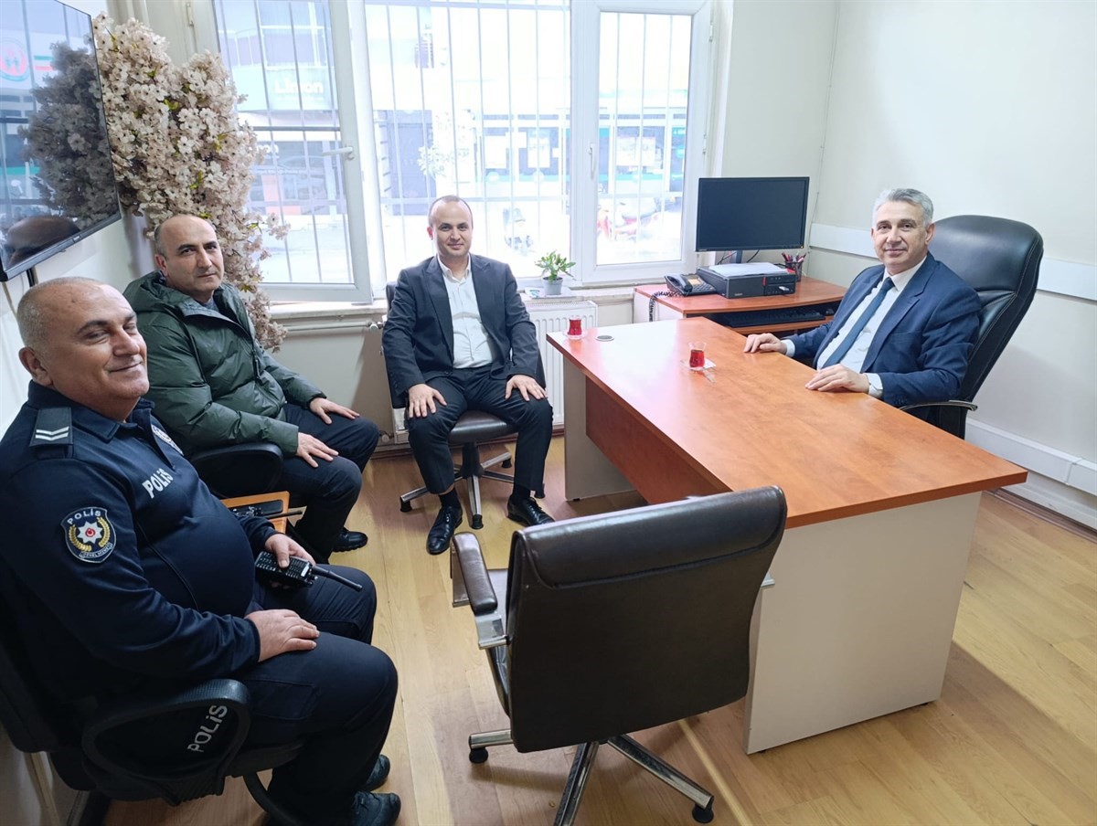 Kaymakam Abay, bayramda güvenlik güçlerini yalnız bırakmadı
