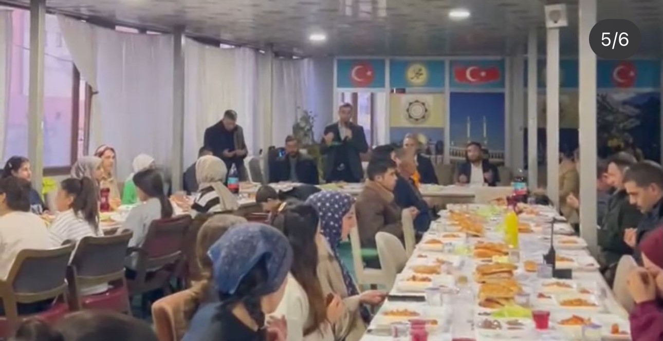 Kaymakam Akın öğrencilerle iftarda buluştu
