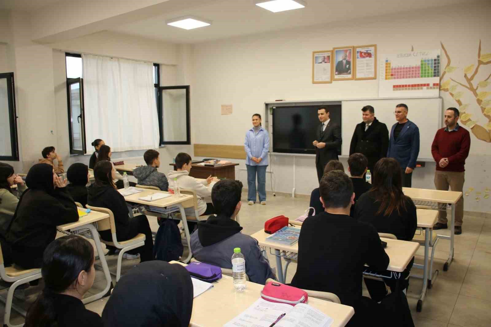 Kaymakam Alpay’dan liseli gençlerle bir araya geldi
