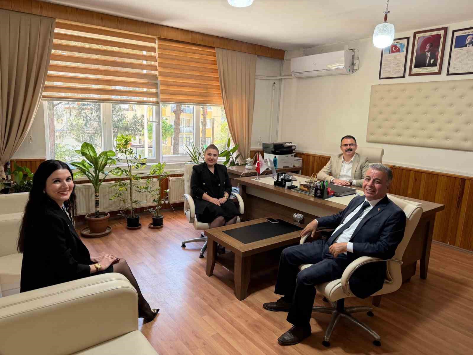 Kaymakam Ateş liseli öğrencilerle bir araya geldi
