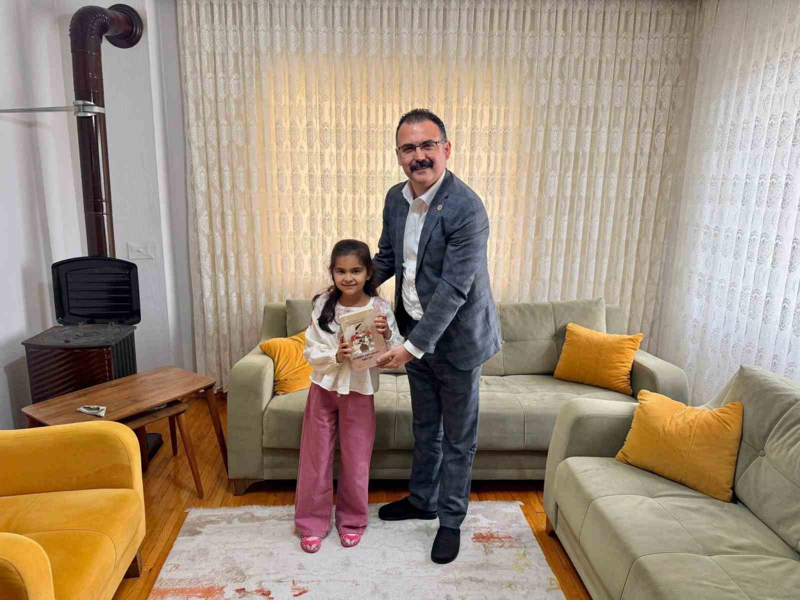 Kaymakam Ateş, öğrencilerin evine konuk oldu
