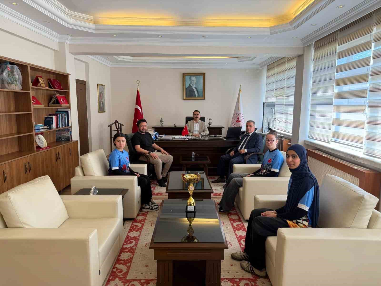 Kaymakam Ateş, Türkiye şampiyonası öncesi sporcuları ağırladı
