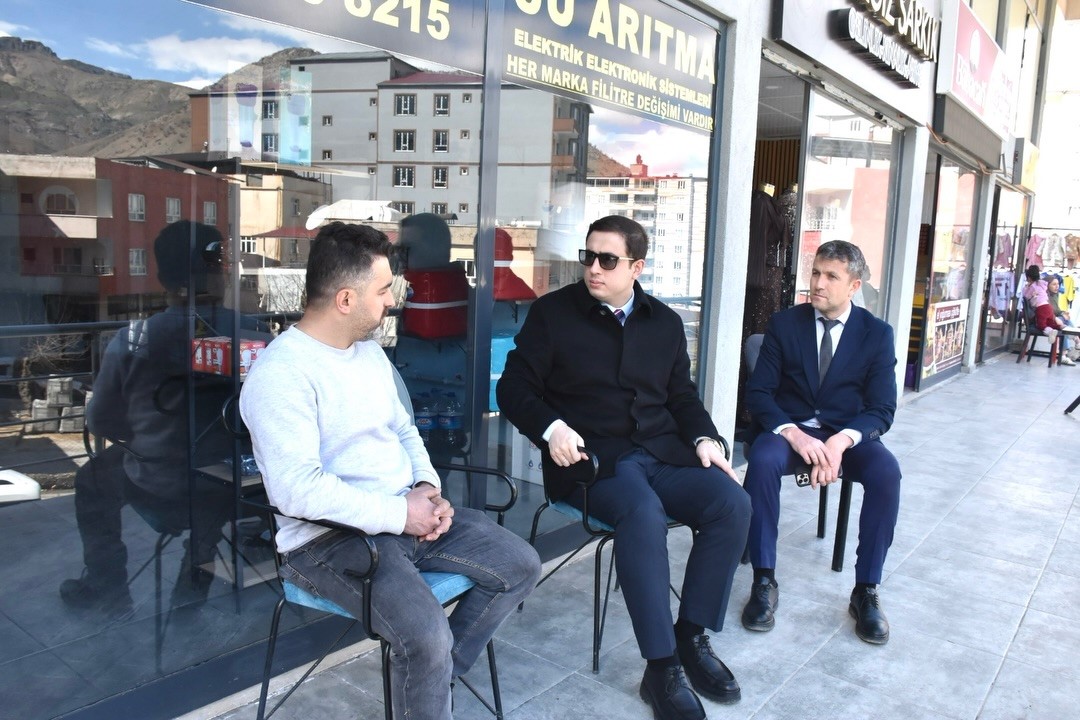 Kaymakam Başar, bayram öncesi çarşı esnafı ile bir araya geldi
