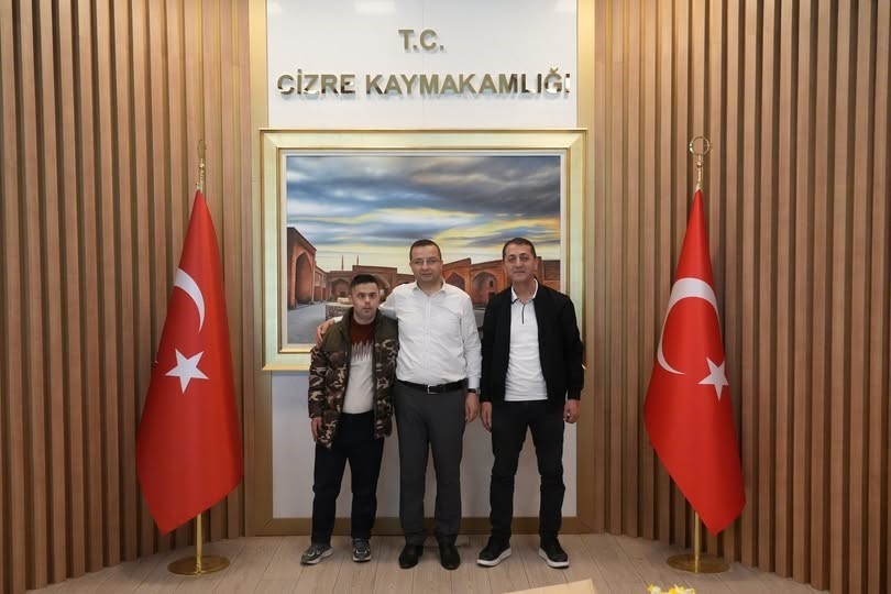 Kaymakam Baycar, down sendromlu genci makamında ağırladı
