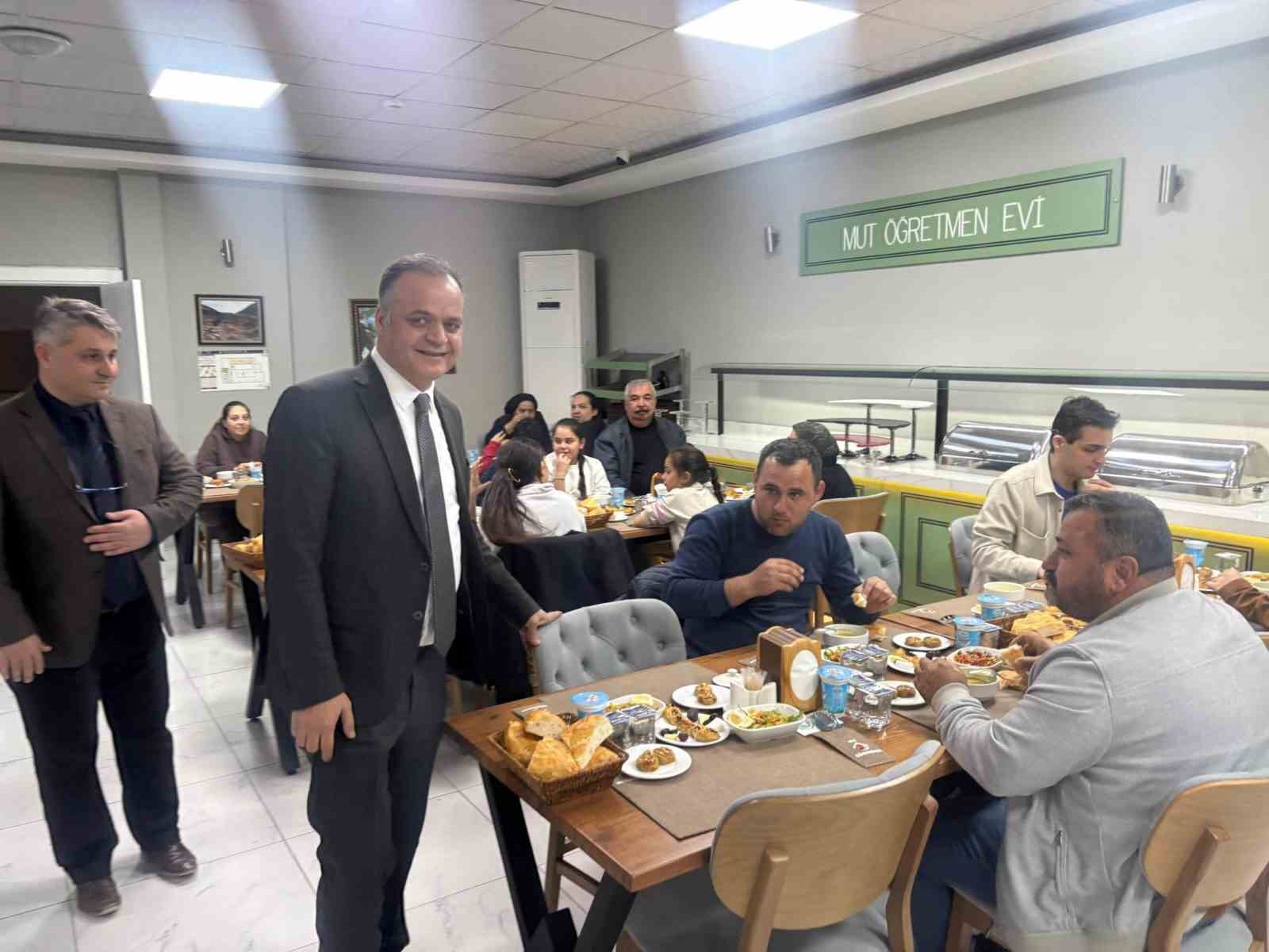 Kaymakam Çelikkol Roman vatandaşlarla iftar sofrasında buluştu
