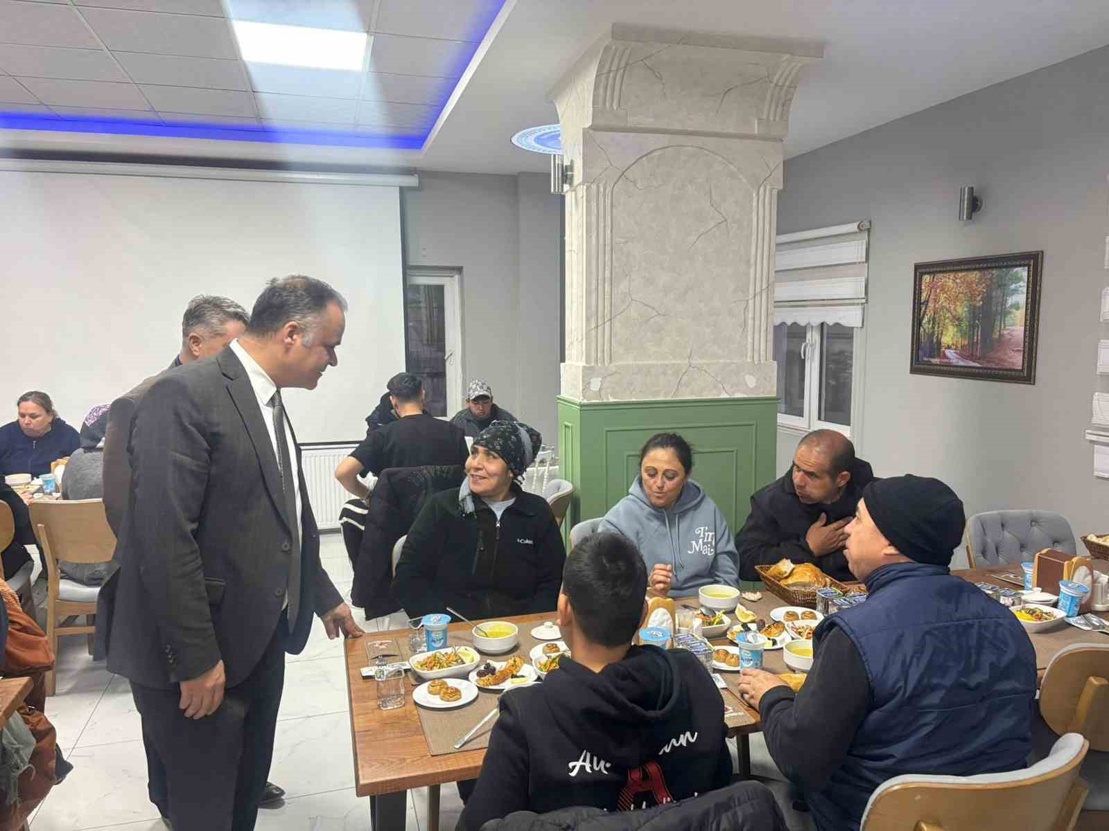 Kaymakam Çelikkol Roman vatandaşlarla iftar sofrasında buluştu
