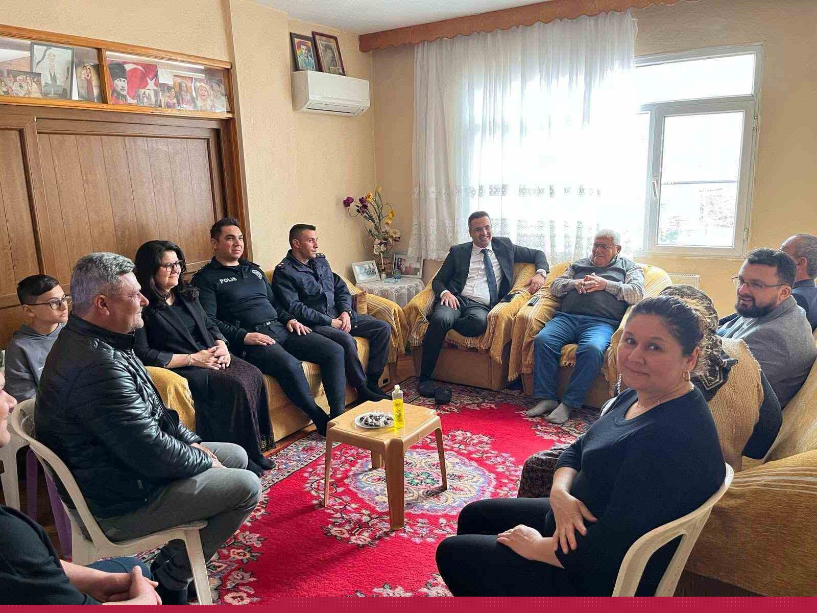 Kaymakam Dalak, şehit ve gazi ailelerini bayramda da yalnız bırakmadı
