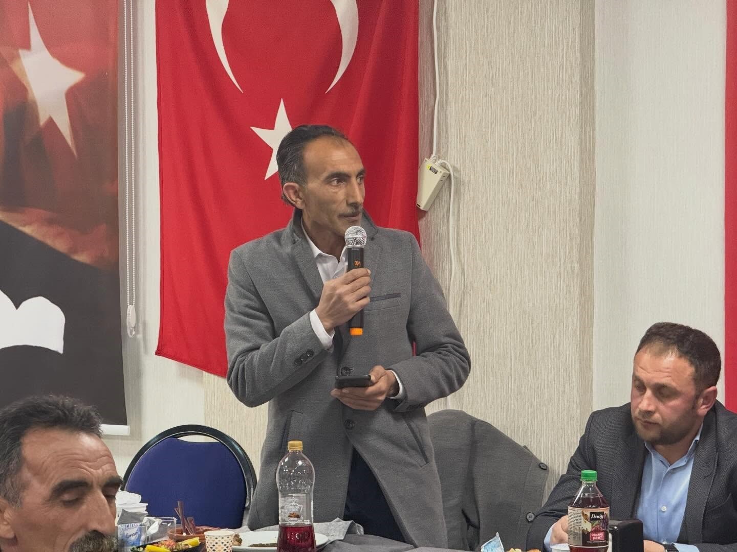 Kaymakam Demirkol, muhtarlar ile iftar programında bir araya geldi
