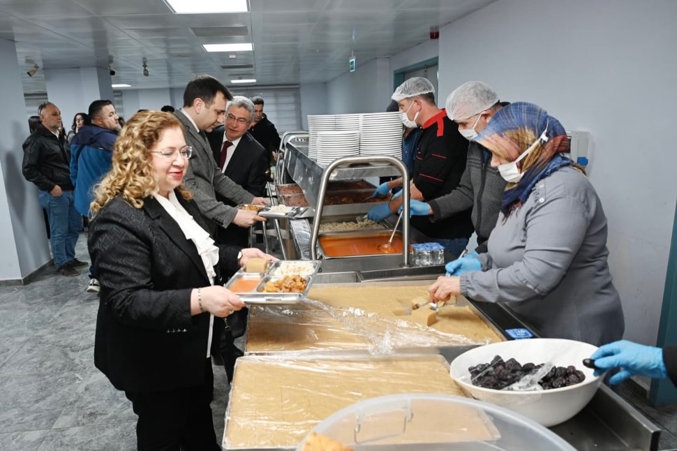 Kaymakam Doğru, öğrencilerle iftar sofrasında buluştu
