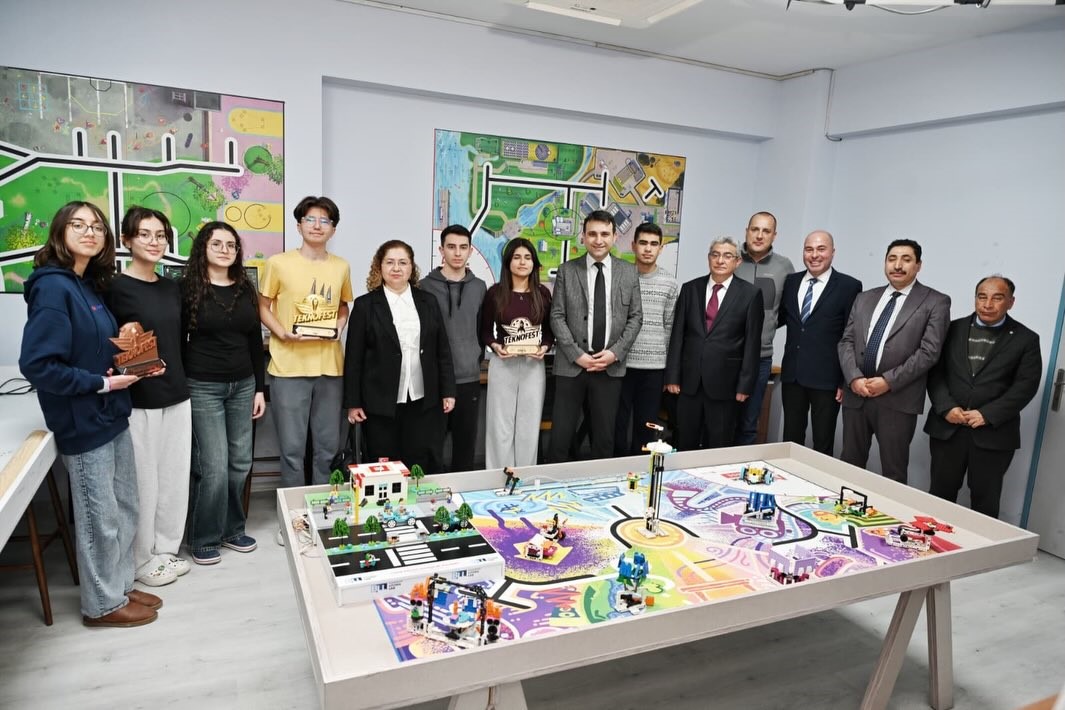 Kaymakam Doğru, öğrencilerle iftar sofrasında buluştu
