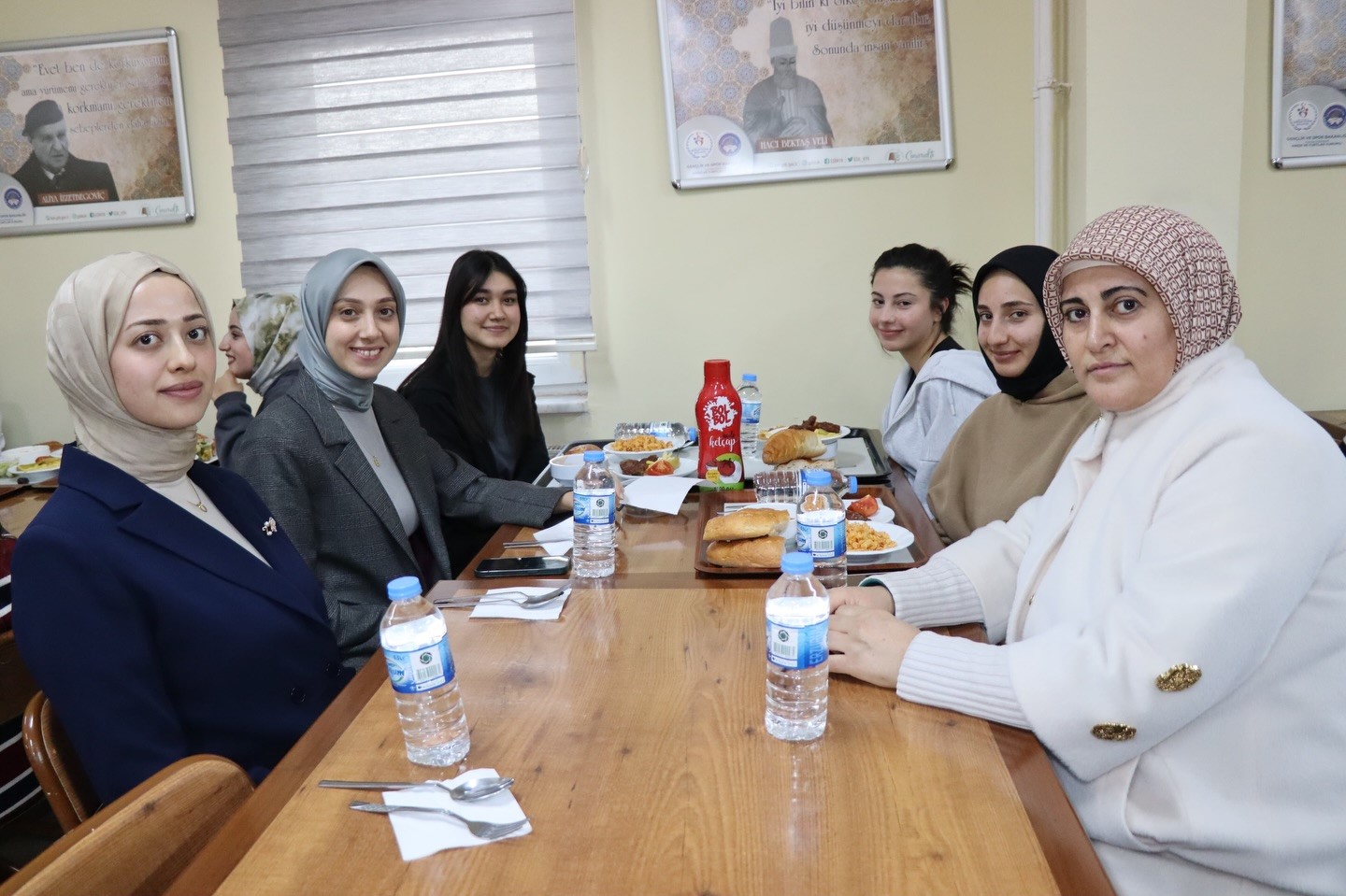 Kaymakam Duman aile ve öğrencilerle iftarda
