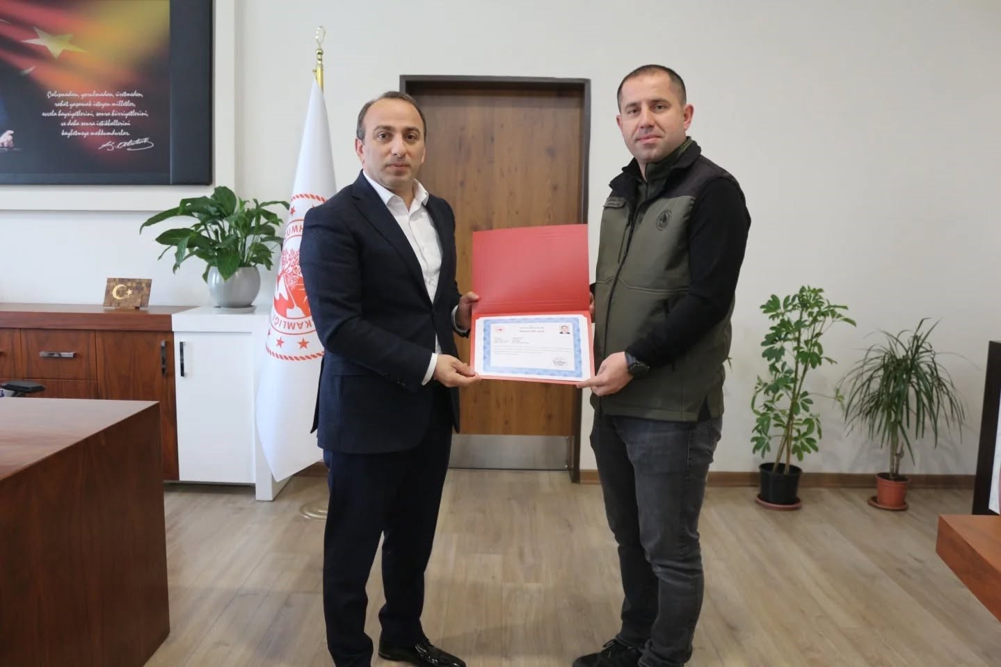 Kaymakam Erdoğan’dan orman personeline teşekkür belgesi
