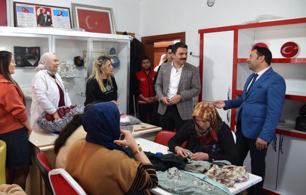 Kaymakam Gilan ADEM’lerdeki üretim çalışmalarını inceledi
