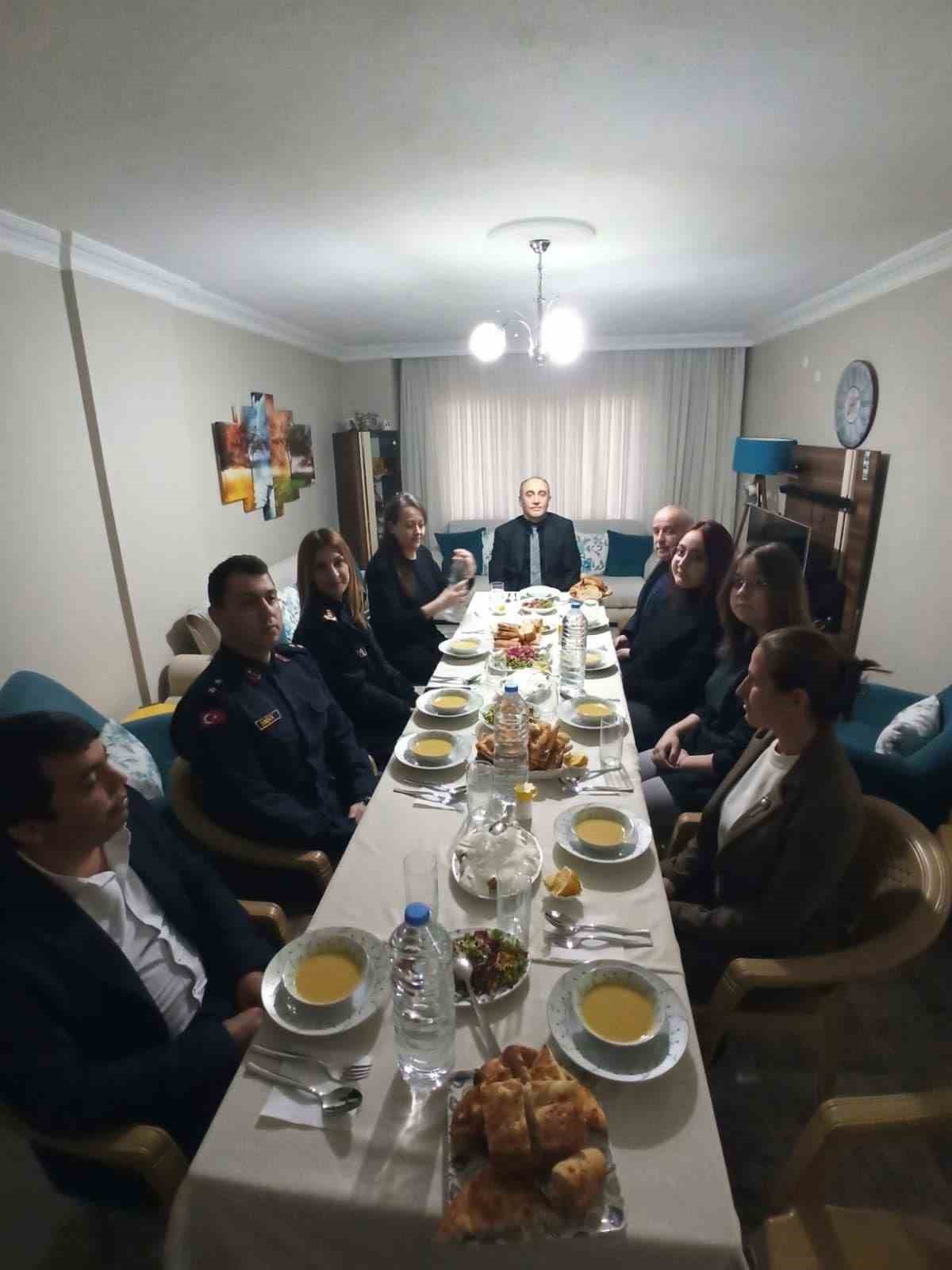 Kaymakam İlhan, vatandaşlarla iftar sofrasında buluştu
