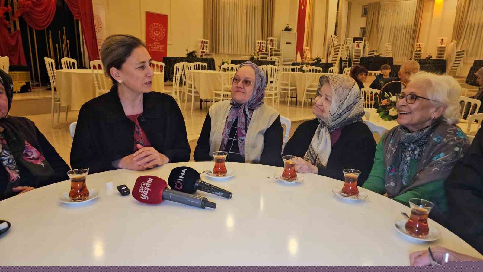 Kaymakam Kan huzurevi sakinlerini iftarda ağırladı
