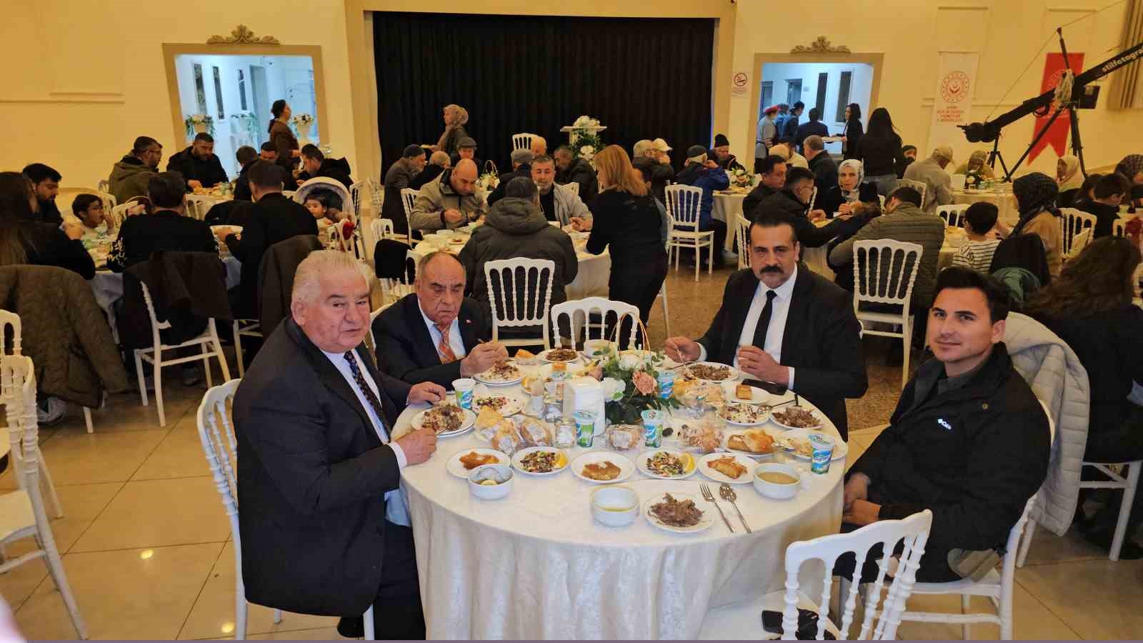 Kaymakam Kan huzurevi sakinlerini iftarda ağırladı
