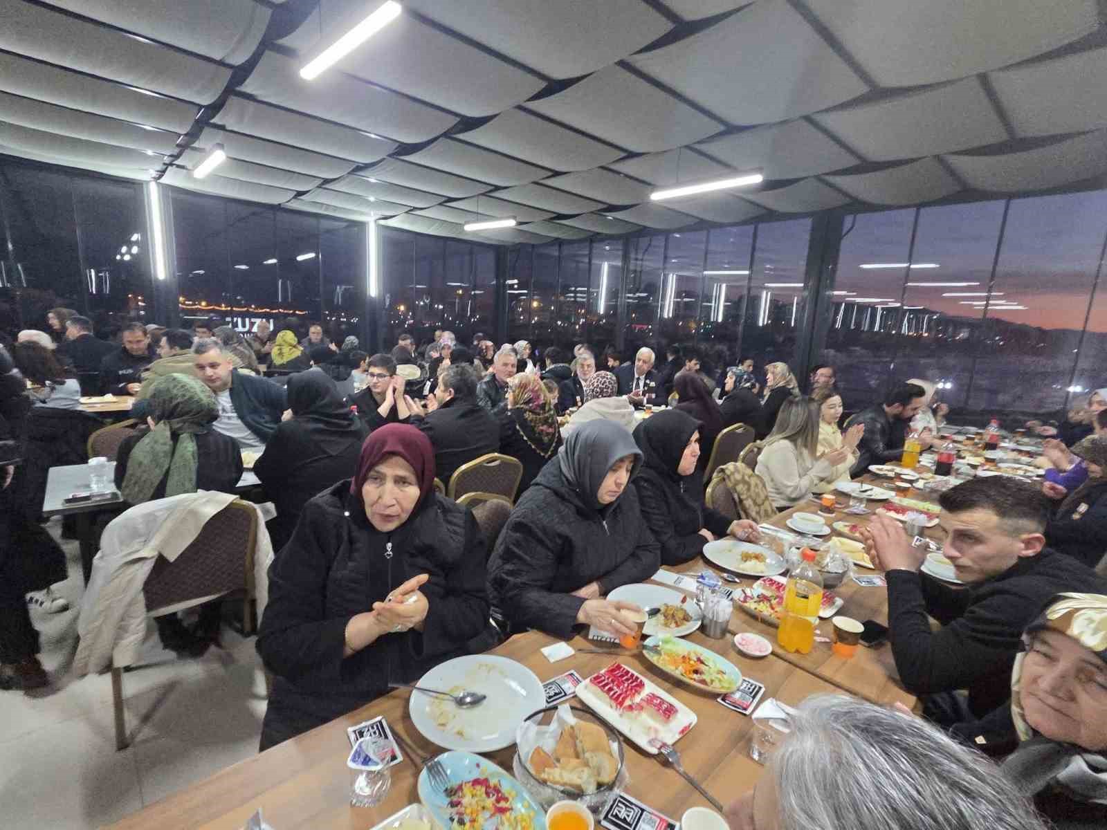 Kaymakam Köksal, Şehit aileleri ile gaziler için iftar yemeği verdi

