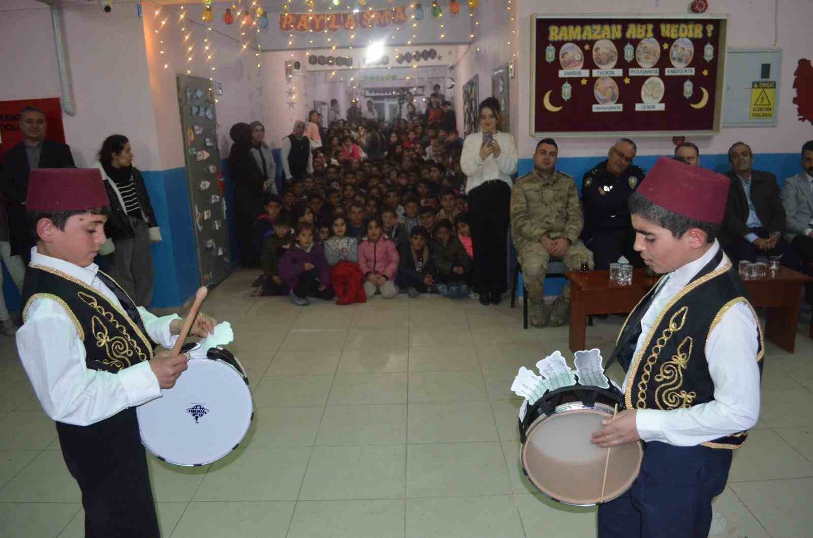 Kaymakam Koşansu öğrencilerle iftar sofrasında buluştu
