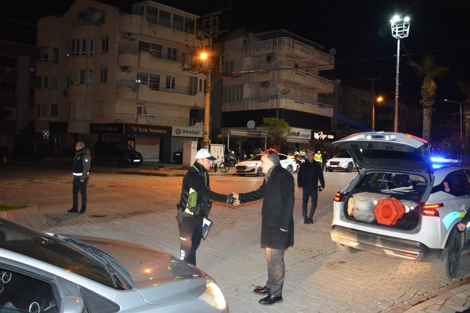 Kaymakam Odabaş yeni yılda görev başındaki personeli yalnız bırakmadı
