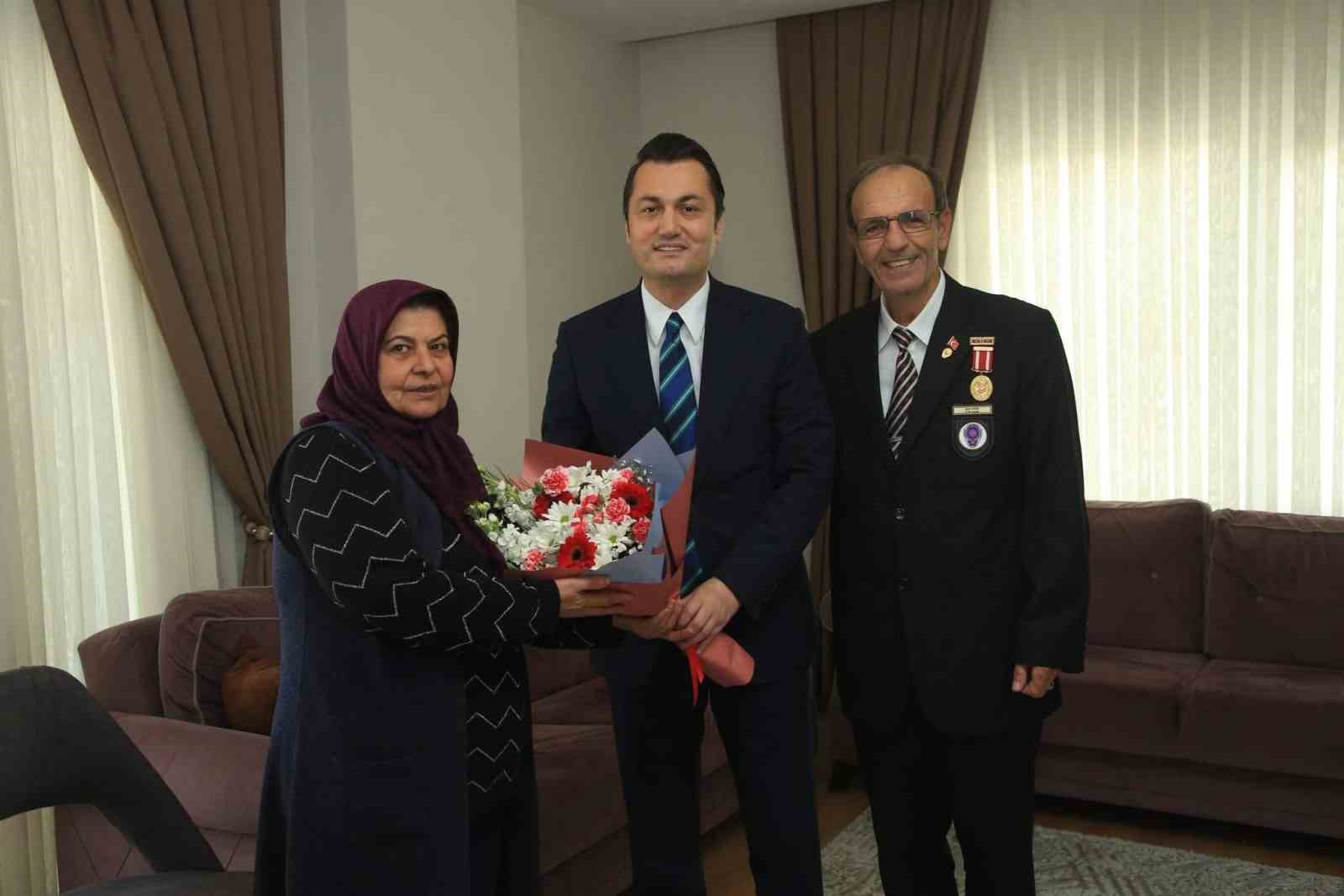 Kaymakam Öztürk gazilerle bir araya geldi: "Sizlerin ödediği bedeller sayesinde bu şanlı bayrağımız dalgalanıyor"
