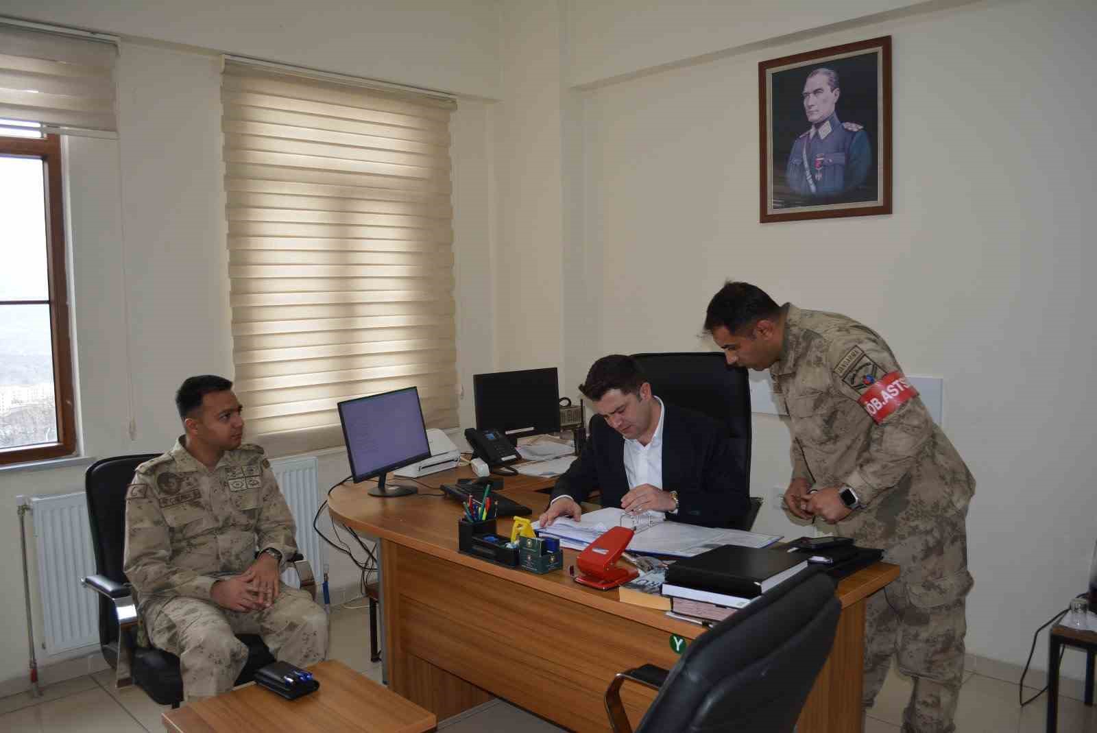 Kaymakam Sarı, jandarmayla bir araya geldi
