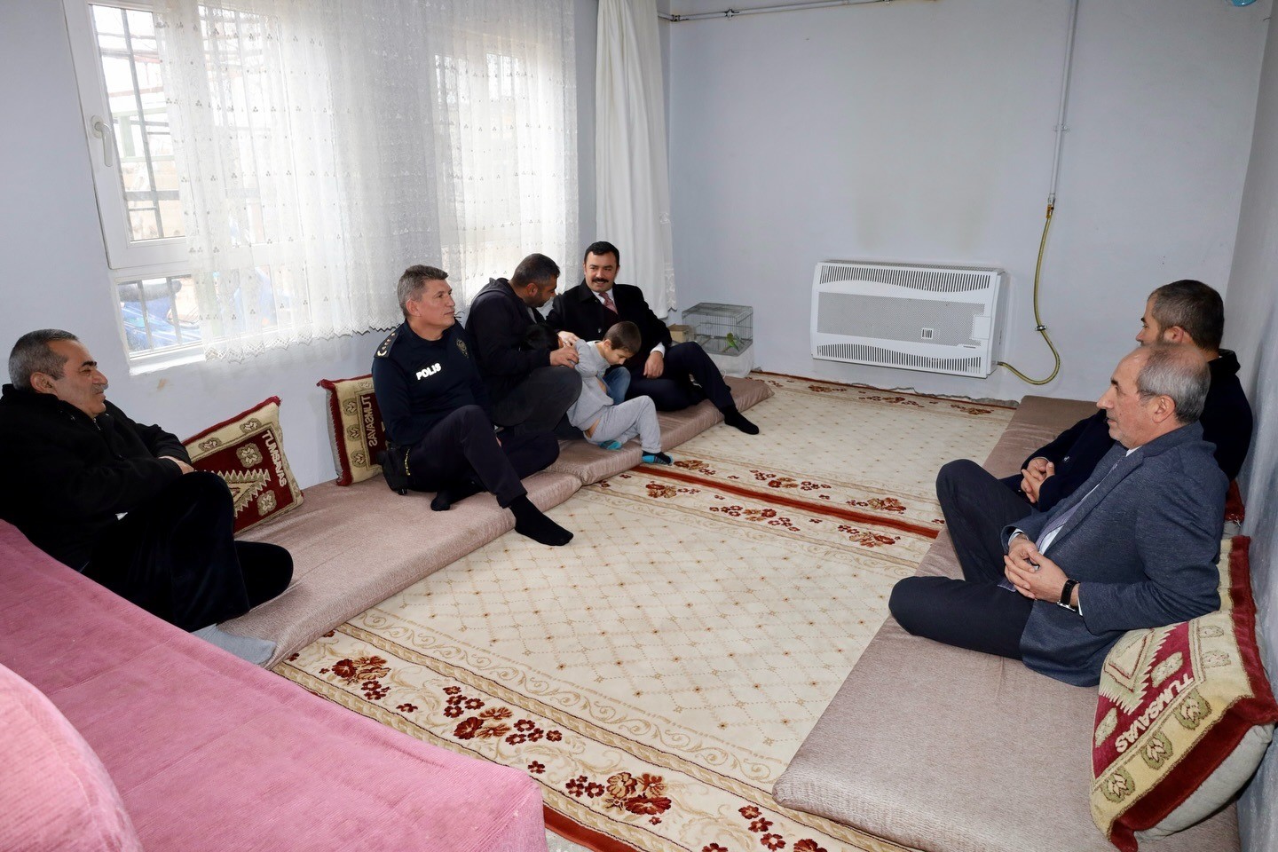 Kaymakam Soysal’dan şehit ailelerine ziyaret
