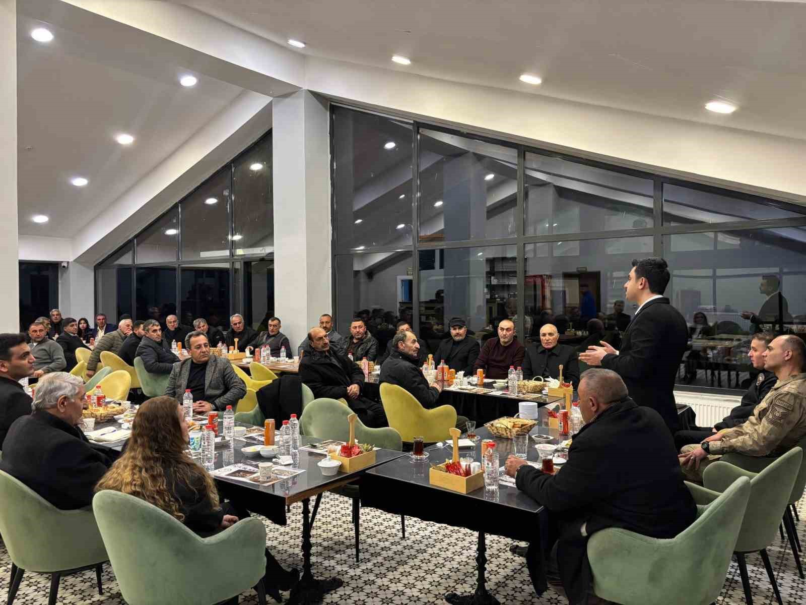 Kaymakam Tutal, muhtarlarla iftar programında buluştu
