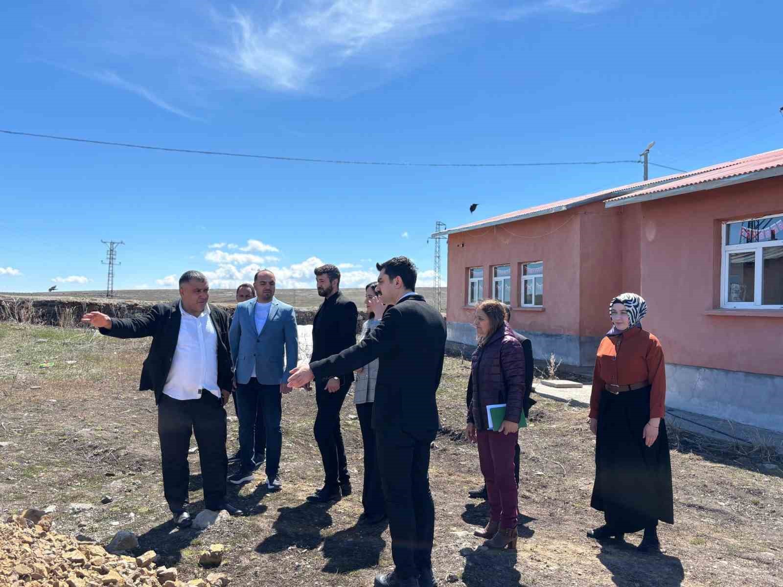 Kaymakam Tutal’dan İncilipınar köyüne ziyaret: Eğitim ve vatandaş talepleri yerinde değerlendirildi
