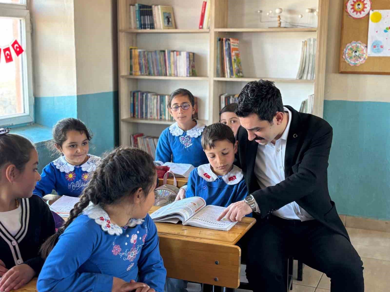 Kaymakam Tutal’dan İncilipınar köyüne ziyaret: Eğitim ve vatandaş talepleri yerinde değerlendirildi
