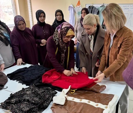 Kaymakam Yıldırım: "Kadınlarımızın üretime katılımını artıran, yerel kalkınmaya katkı sunan kurslar devam etmeli"
