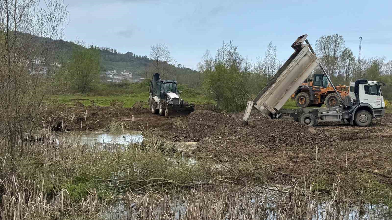 Kaymakamlık ve belediyeden ortak çalışma; tehlike oluşturan göletler kapatılıyor
