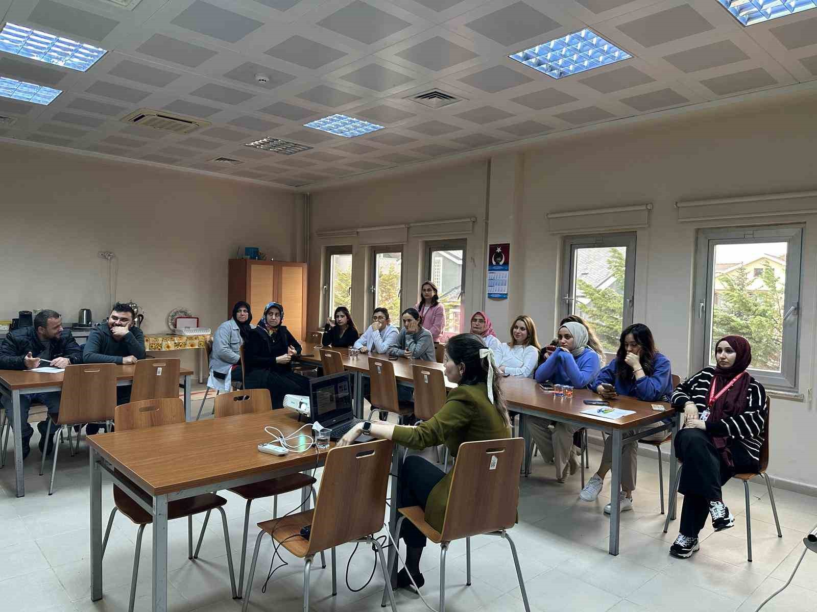 Kaynaşlı’da hizmet içi eğitim
