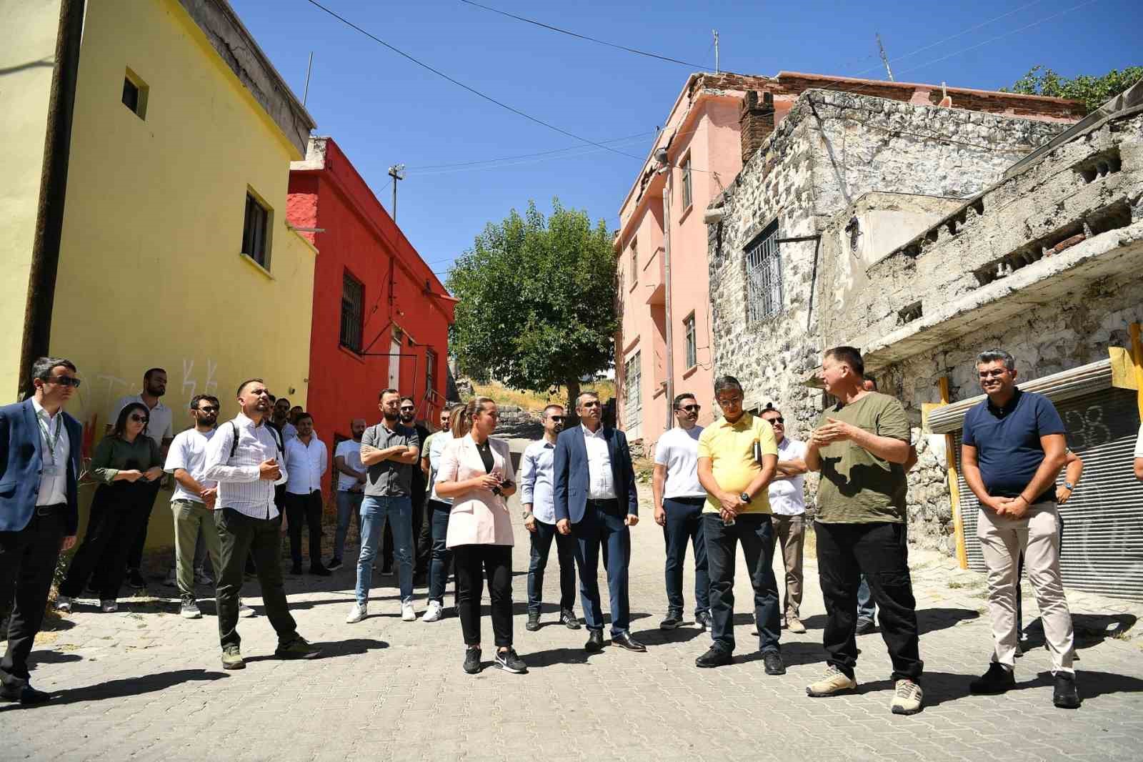 Kayseri Büyükşehir, 2025’te afet farkındalık eğitimleri ve teknik çalışmalarla şehri dirençli hale getirdi
Kayseri Büyükşehir, 2025’te afet farkındalık eğitimleri ve teknik çalışmalarla şehri dirençli hale getirdi