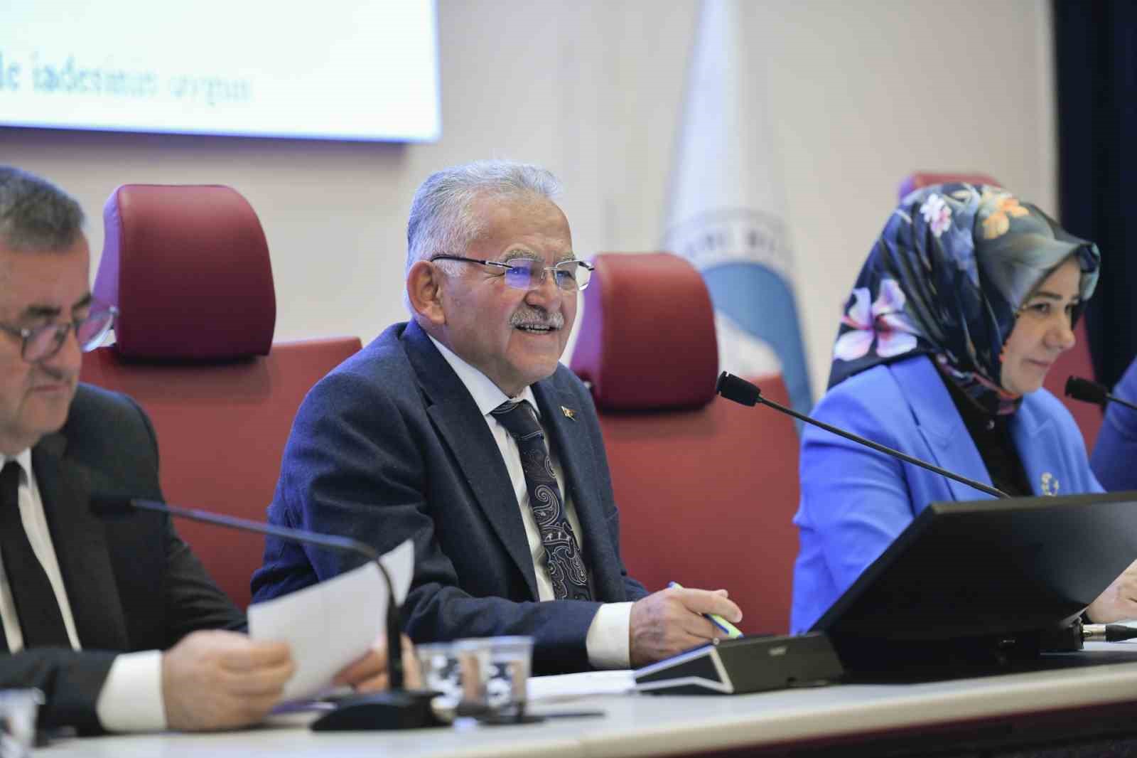 Kayseri Büyükşehir’de meclis ve encümen 2025 boyunca yoğun çalıştı
Kayseri Büyükşehir’de meclis ve encümen 2025 boyunca yoğun çalıştı