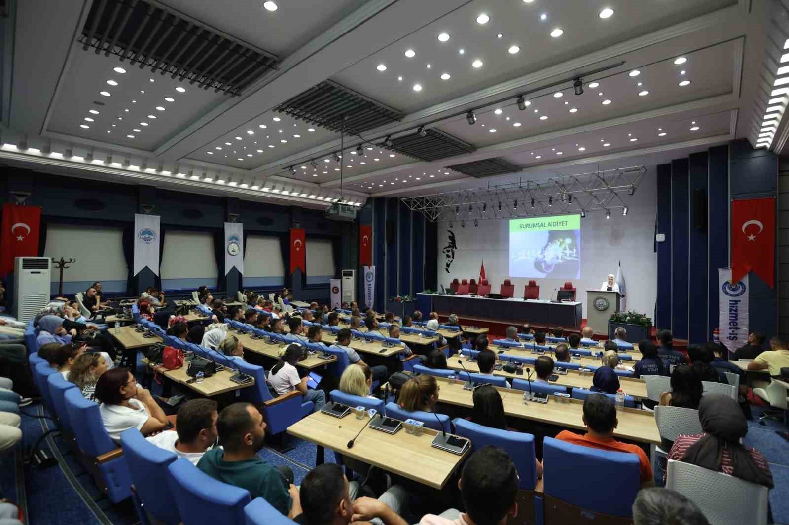 Kayseri Büyükşehir’den 2025’te 24 farklı personel eğitimi ve 153 üniversite öğrencisine staj imkânı
