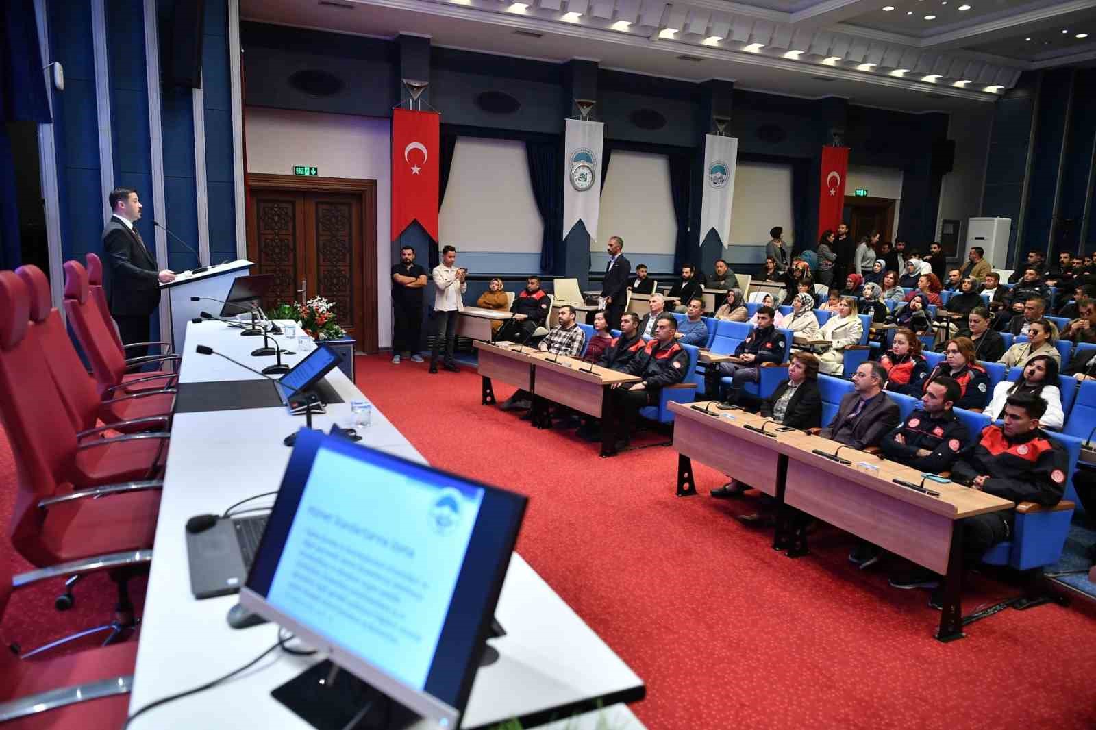 Kayseri Büyükşehir’den 2025’te 24 farklı personel eğitimi ve 153 üniversite öğrencisine staj imkânı
