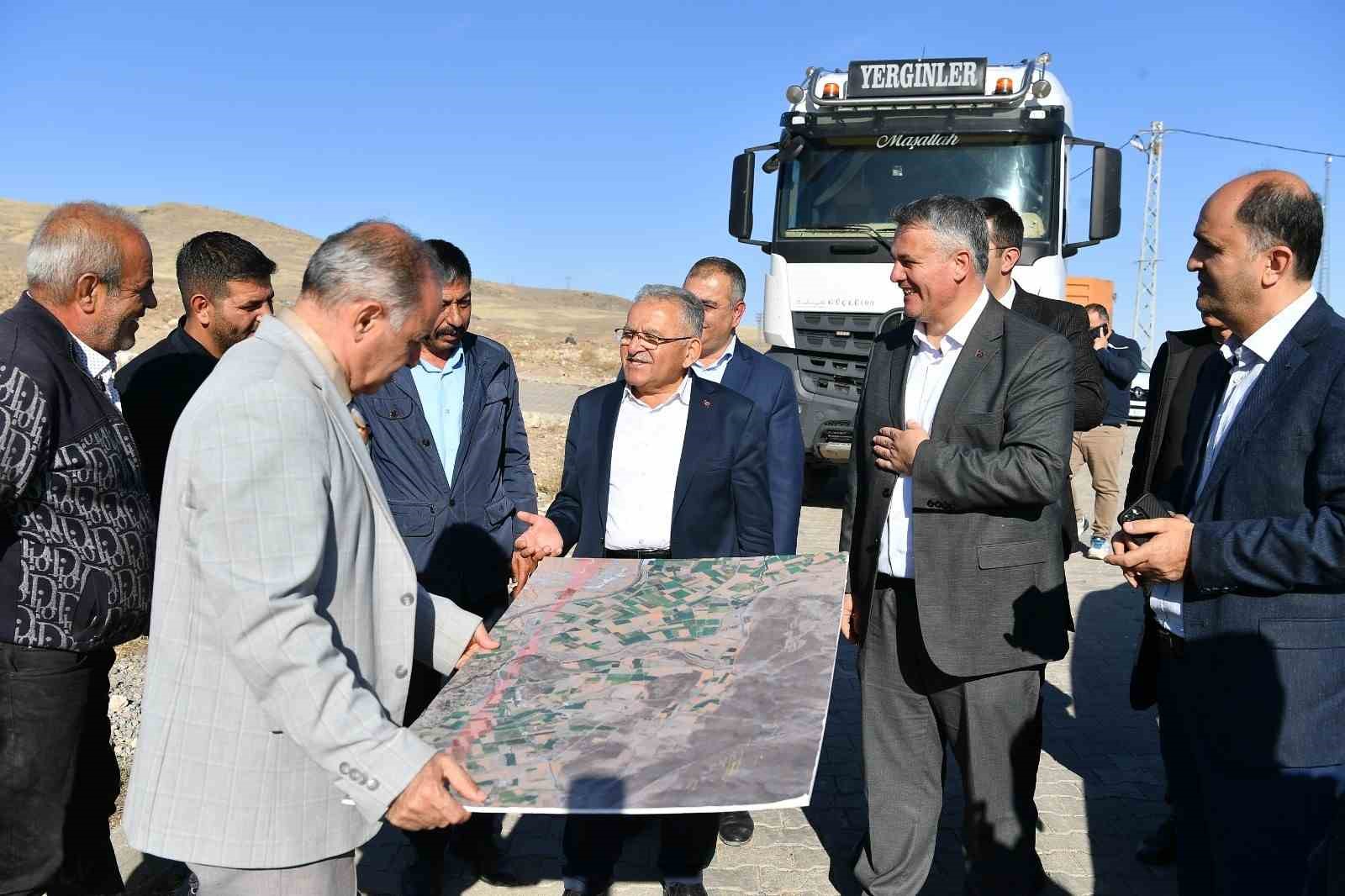 Kayseri Büyükşehir’den kırsala 1 yılda 1 milyar 675 milyon TL’lik yatırım
Kayseri Büyükşehir’den kırsala 1 yılda 1 milyar 675 milyon TL’lik yatırım