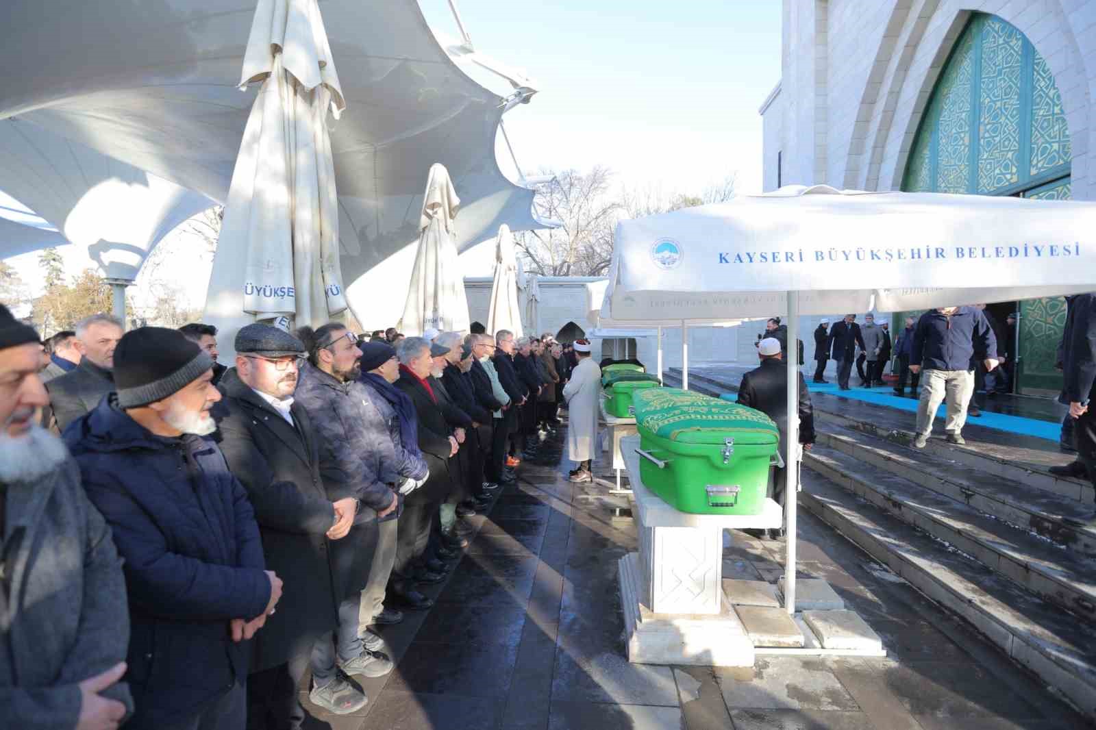 Kayseri Gönüllü Kültür Kuruluşları Başkanı Ahmet Taş toprağa verildi
