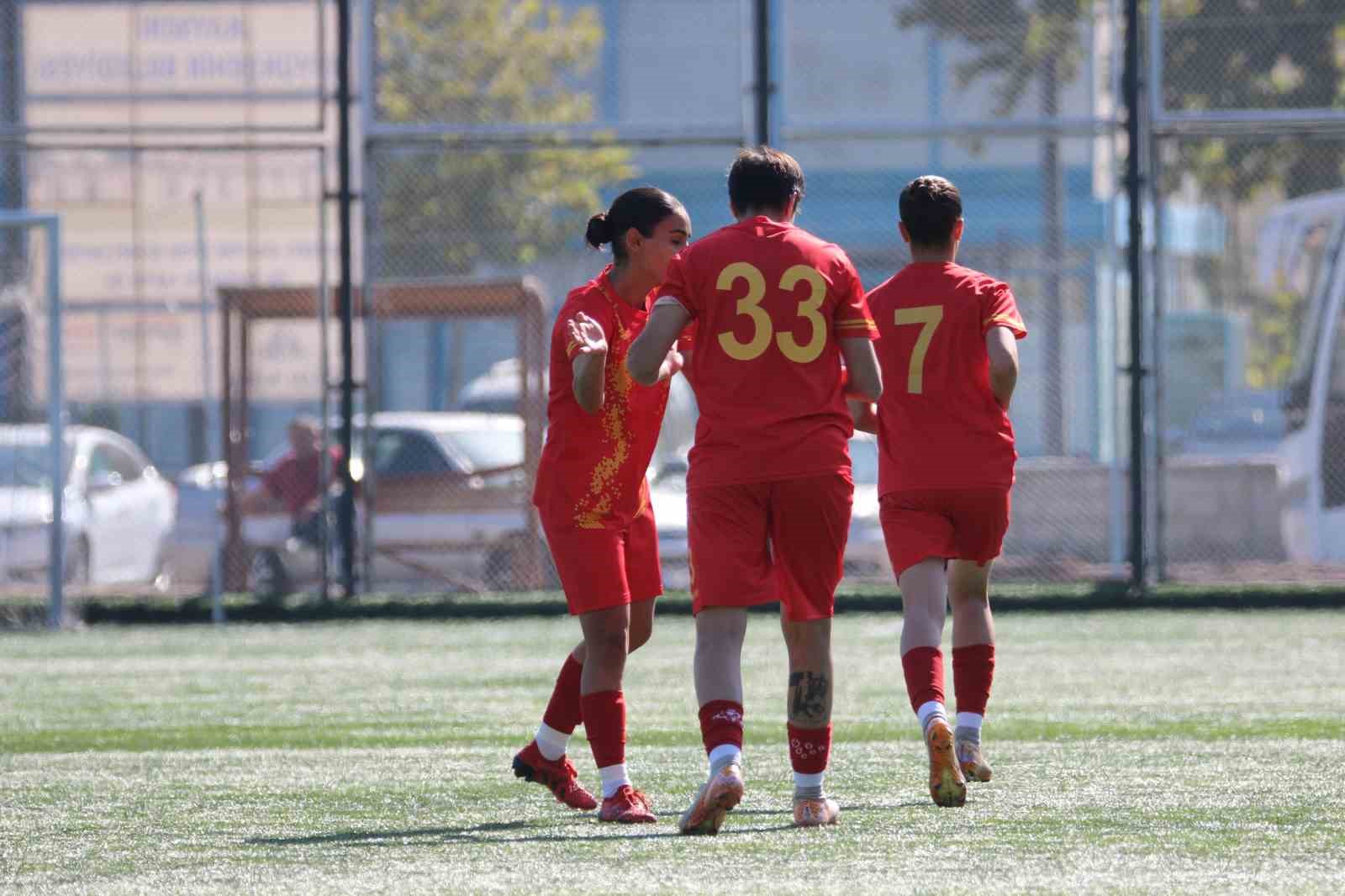 Kayseri Kadın FK, 14 maçta 86 gol attı
