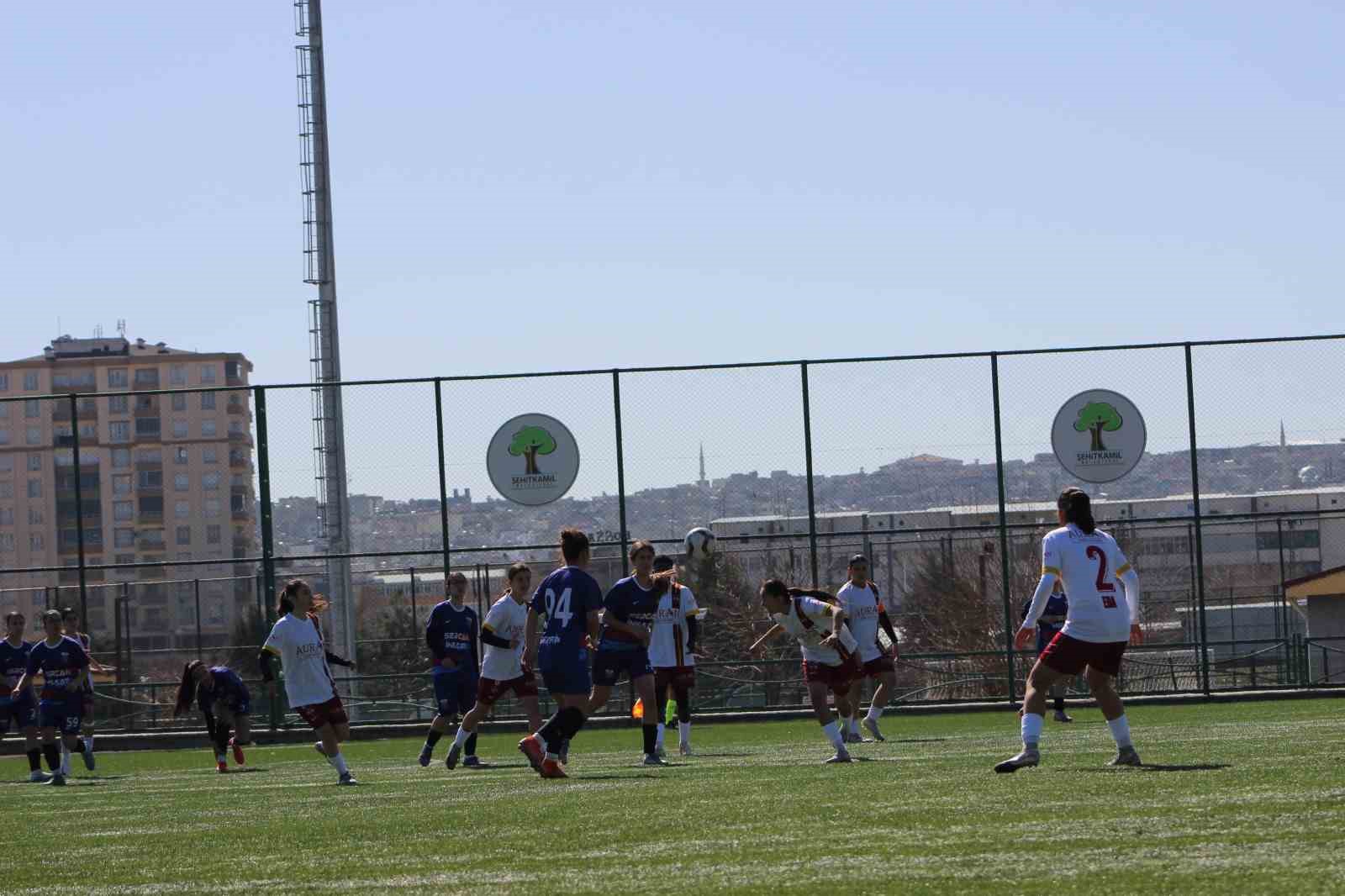 Kayseri Kadın FK farklı kazandı
