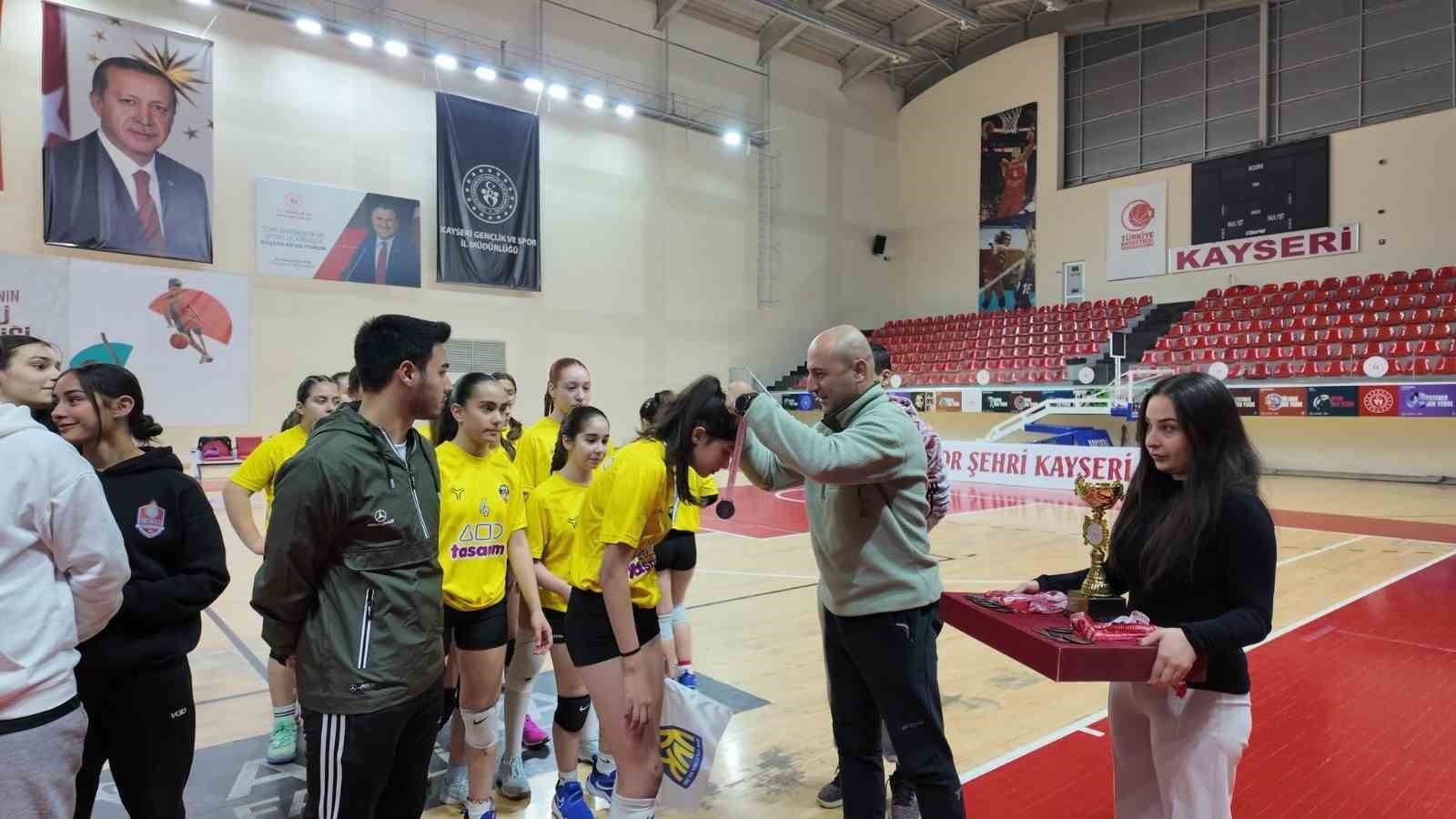 Kayseri Midi Kızlar Süper Ligi müsabakaları tamamlandı
