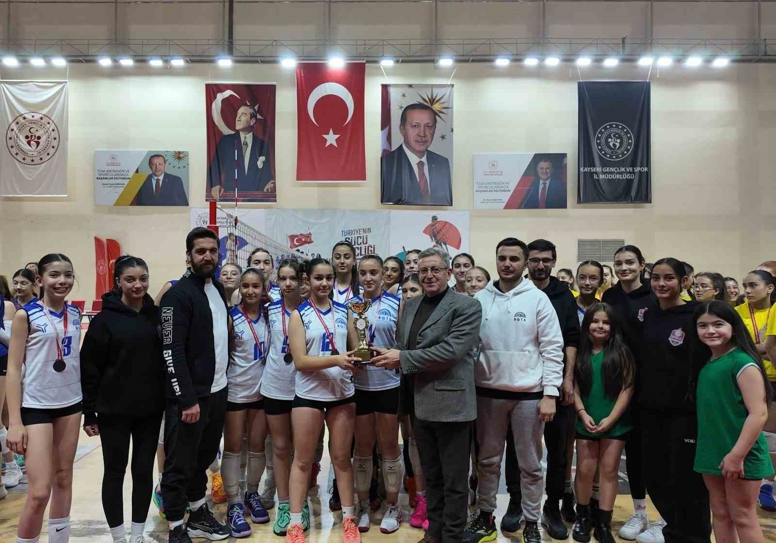 Kayseri Midi Kızlar Süper Ligi müsabakaları tamamlandı
