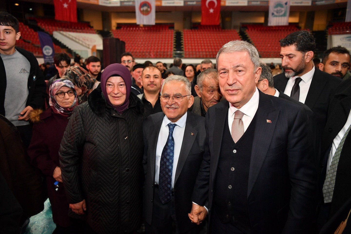 Kayseri protokolü, ilk iftarı şehit aileleriyle açtı
