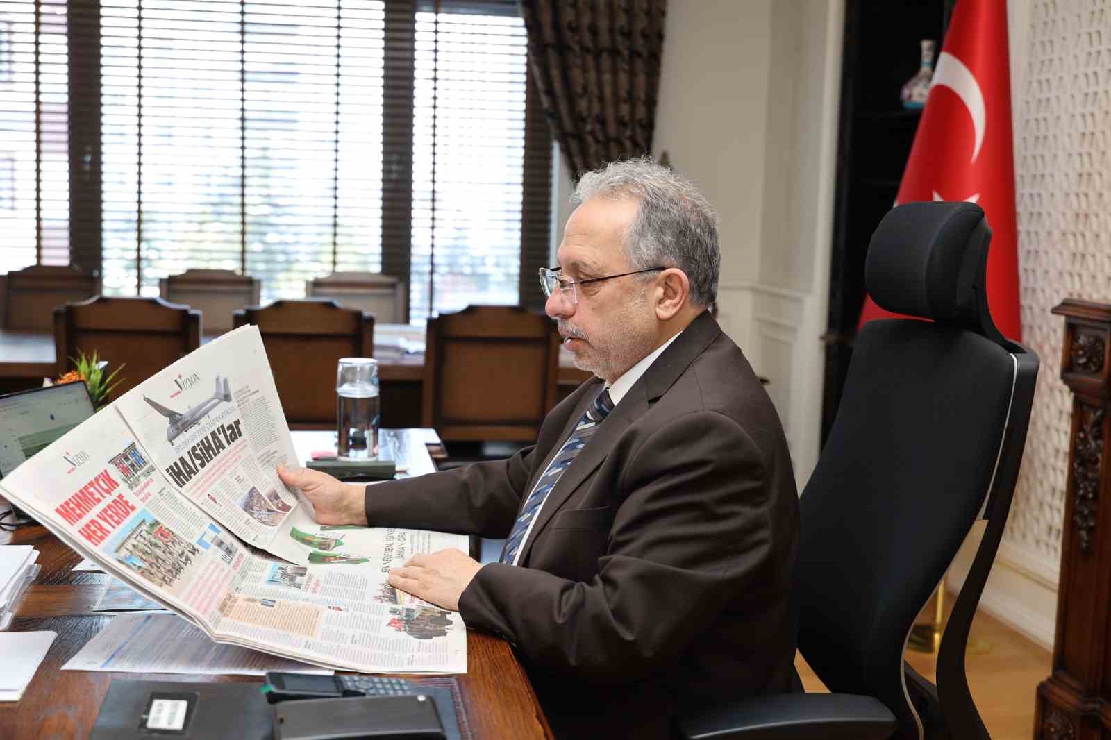 Kayseri protokolünden 10 Ocak Çalışan Gazeteciler Günü mesajları
Kayseri protokolünden 10 Ocak Çalışan Gazeteciler Günü mesajları