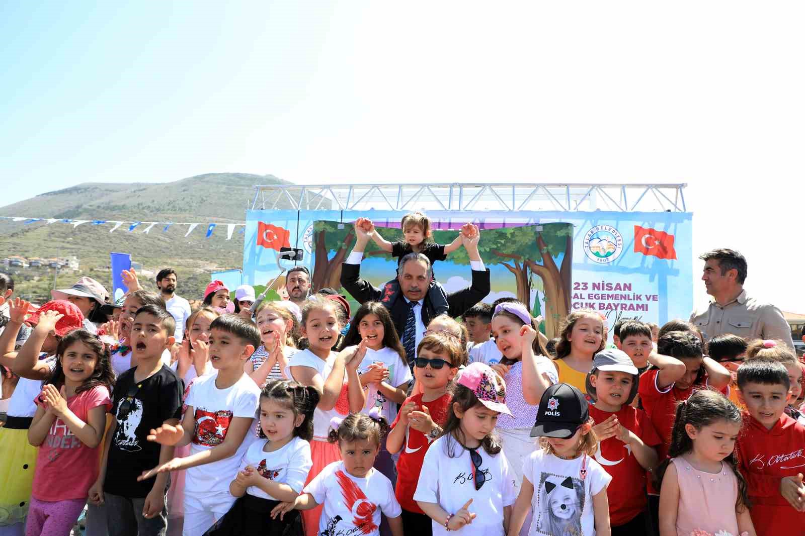 Kayseri protokolünden 23 Nisan mesajları
