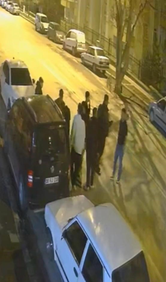 Kayseri’de 2 kişinin yaralandığı bıçaklı kavga kamerada
