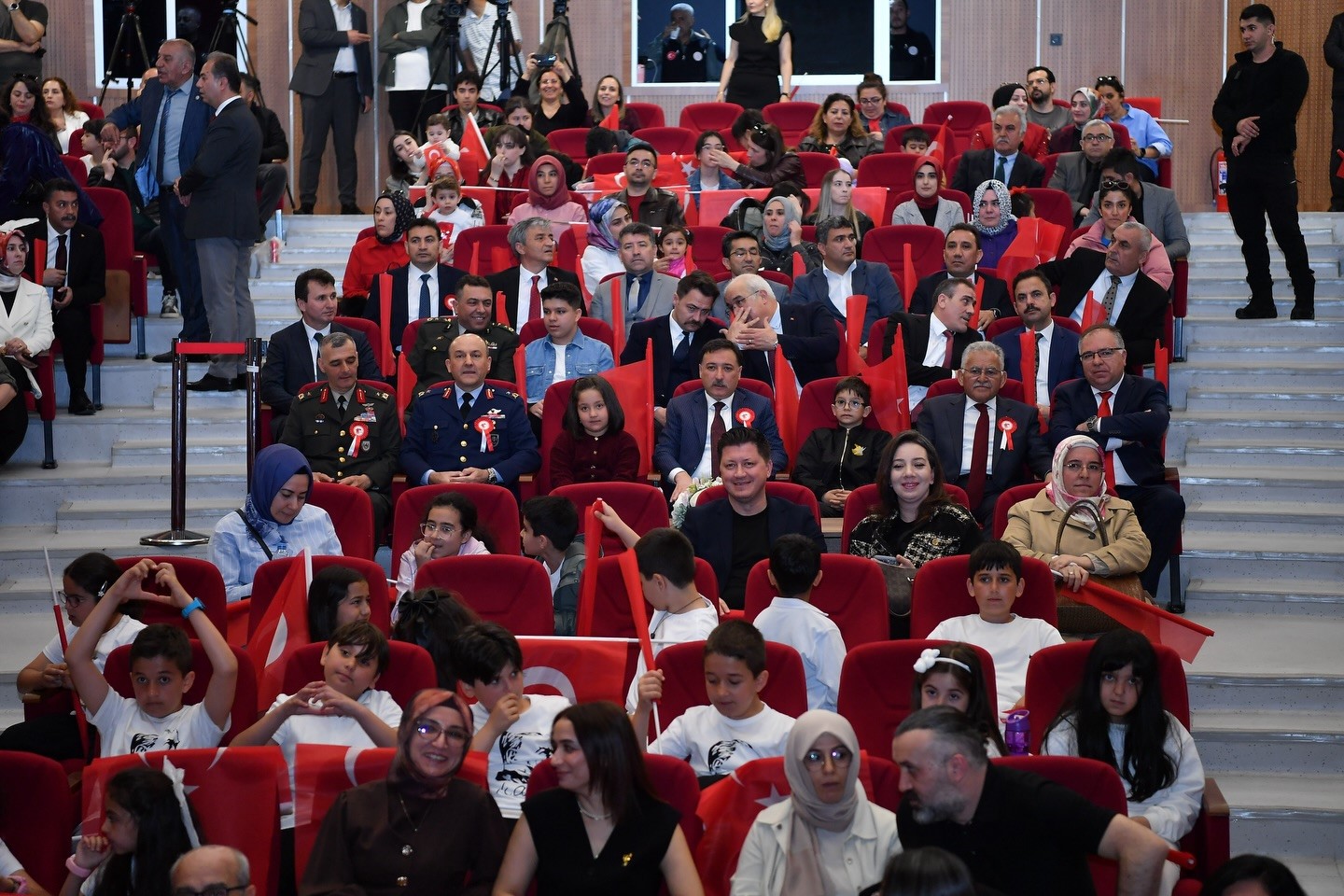 Kayseri’de 23 Nisan coşkuyla kutlandı
